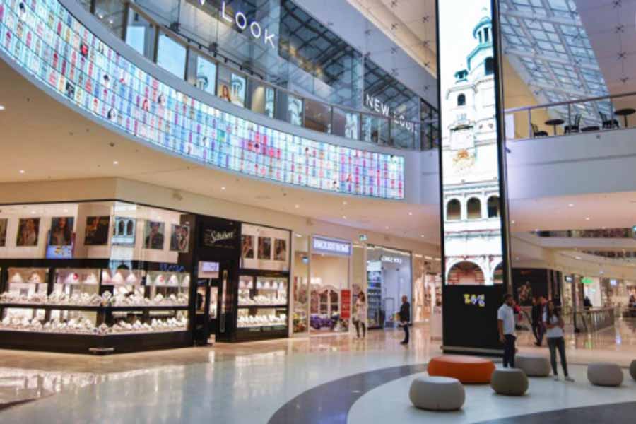 large retail display screens manufacturer