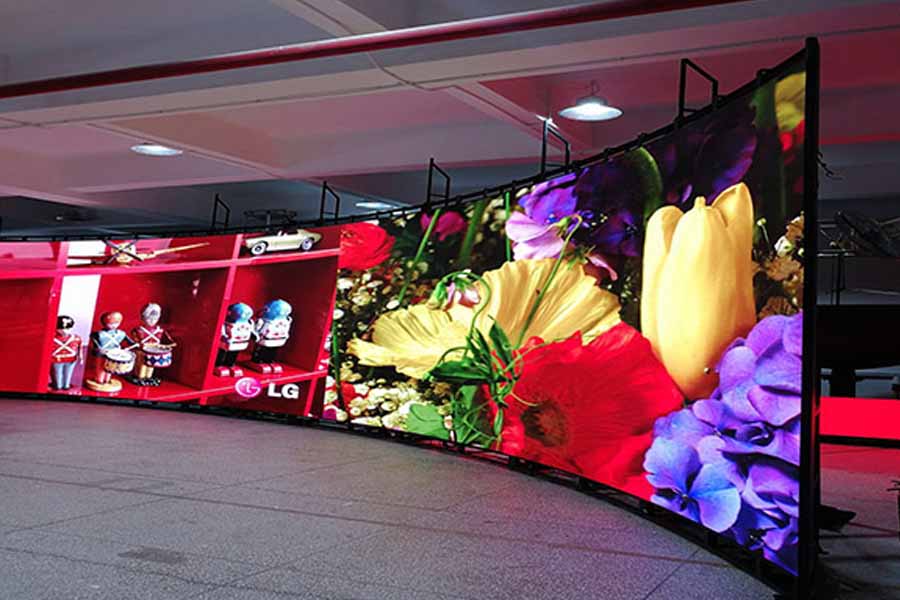 Curved LED Screen