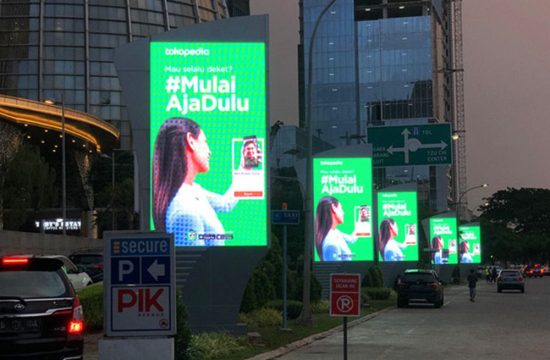 outdoor pole led screen